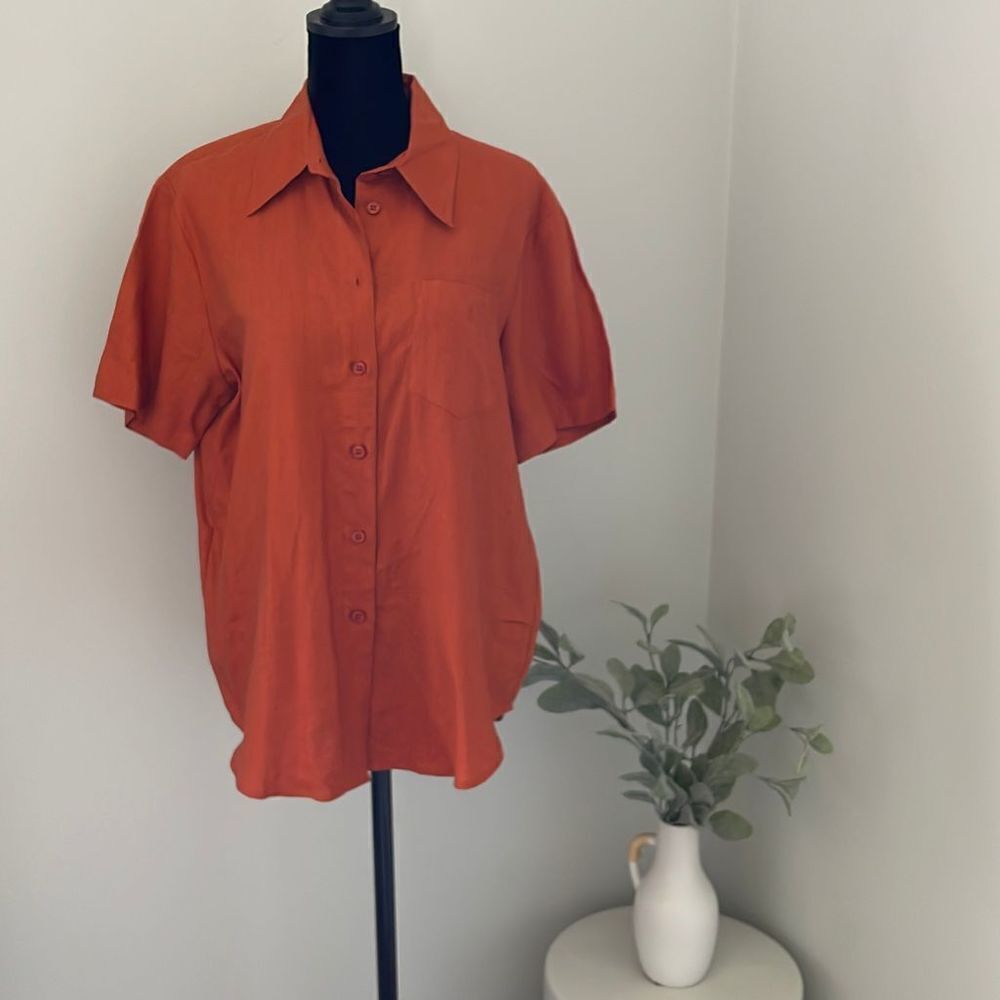 D.D.Collection 100% Linen Button Down Shirt. Size Medium. Burnt Orange.